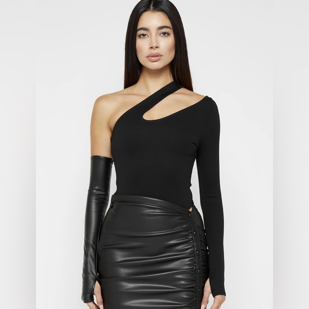 Maniere De Voir: Asymmetric Bodysuit with Vegan Leather Sleeve - Black